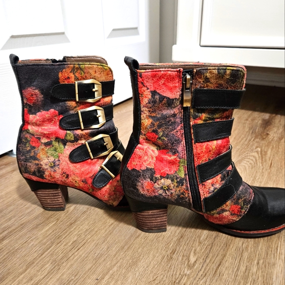 Womans Boots